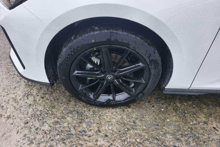 Used CHANGAN UNI-V 2025 1.5T 500Bar High-Energy Version Exterior 7