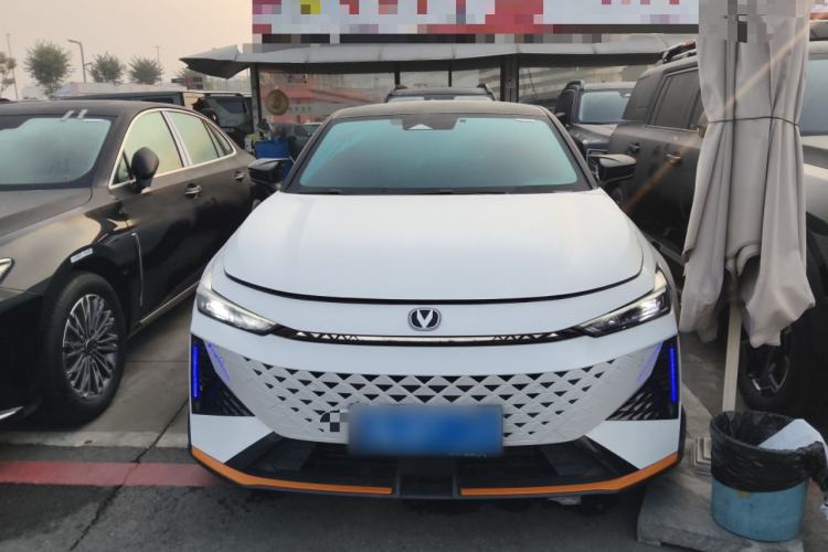 Used CHANGAN UNI-V 2025 1.5T 500Bar Prestige Sporty Version Front