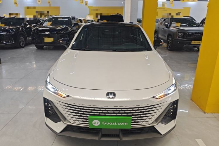 Used CHANGAN UNI-V 2025 1.5T 500Bar High-Energy Version Front