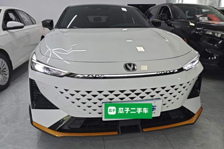 Used CHANGAN UNI-V 2025 1.5T 500Bar Prestige Sporty Version Front