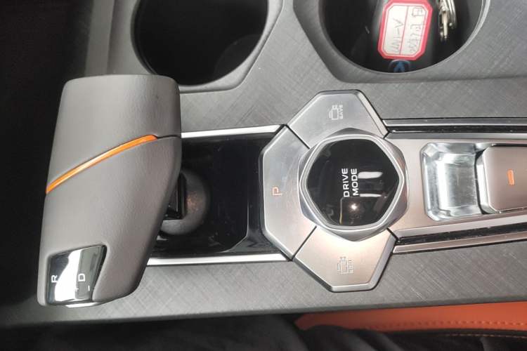 Used CHANGAN UNI-V 2025 1.5T 500Bar High-Energy Version Gear Lever