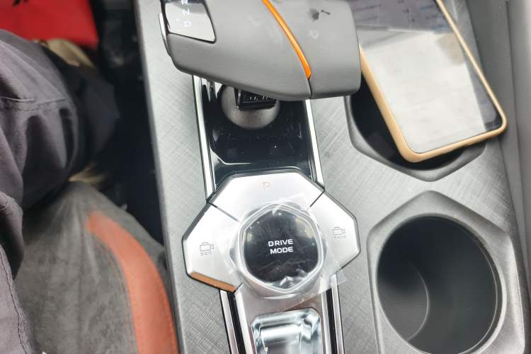 Used CHANGAN UNI-V 2025 1.5T 500Bar High-Energy Version Gear Lever