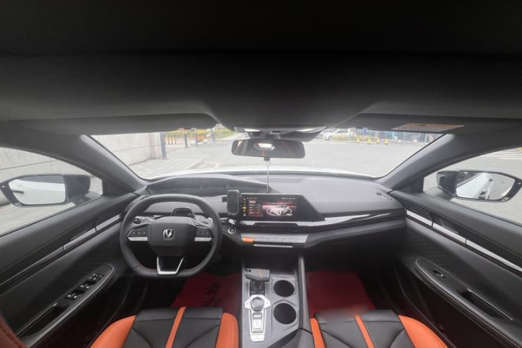 Used CHANGAN UNI-V 2025 1.5T 500Bar Prestige Sporty Version Interior 3