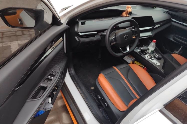 Used CHANGAN UNI-V 2025 1.5T 500Bar Prestige Sporty Version Interior 3