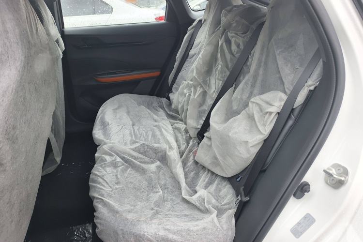 Used CHANGAN UNI-V 2025 1.5T 500Bar High-Energy Version Interior 4