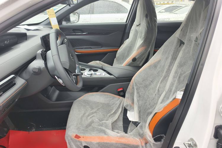 Used CHANGAN UNI-V 2025 1.5T 500Bar High-Energy Version Left Front Seat