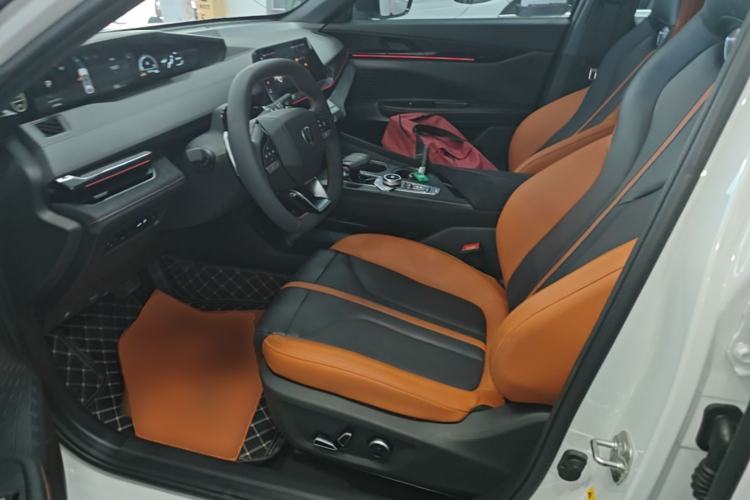 Used CHANGAN UNI-V 2025 1.5T 500Bar Prestige Sporty Version Left Front Seat