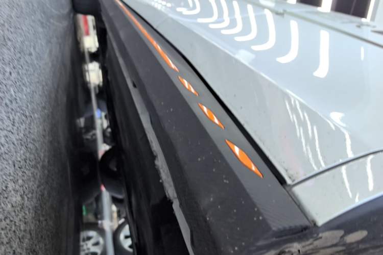 Used CHANGAN UNI-V 2025 Model Third-Generation 2.0T Dynamic Edition Left Side Sill