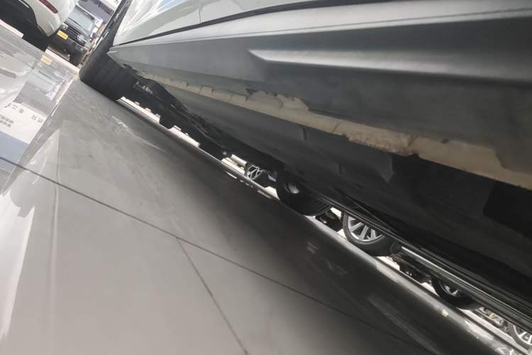 Used CHANGAN UNI-V 2025 1.5T 500Bar High-Energy Version Left Side Sill