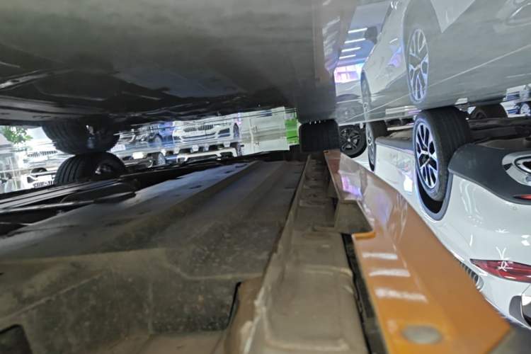 Used CHANGAN UNI-V 2025 1.5T 500Bar Prestige Sporty Version Left Side Sill