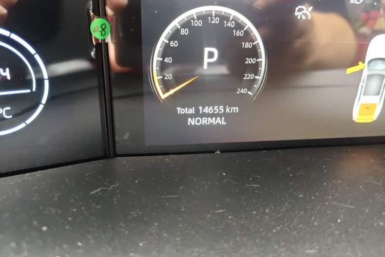 Used CHANGAN UNI-V 2025 1.5T 500Bar Prestige Sporty Version Odometer Close Up