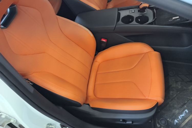 Used CHANGAN UNI-V 2025 Model Third-Generation 2.0T Dynamic Edition Right Front Seat