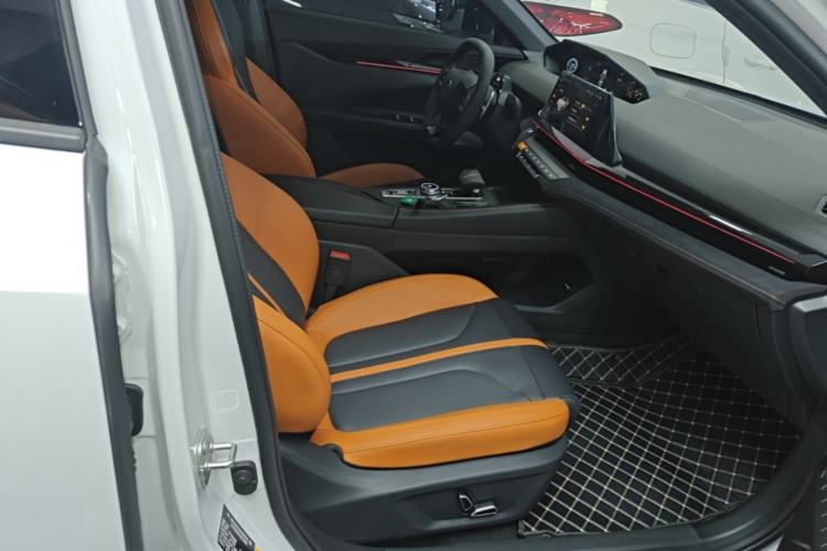 Used CHANGAN UNI-V 2025 1.5T 500Bar Prestige Sporty Version Right Front Seat