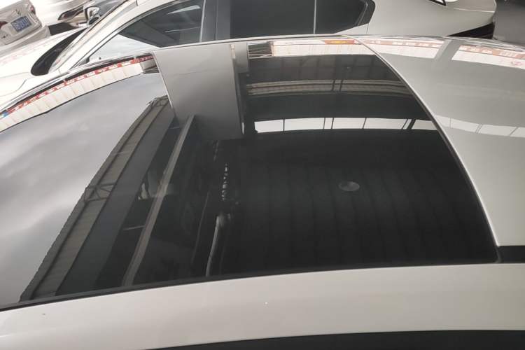 Used CHANGAN UNI-V 2025 1.5T 500Bar High-Energy Version Roof
