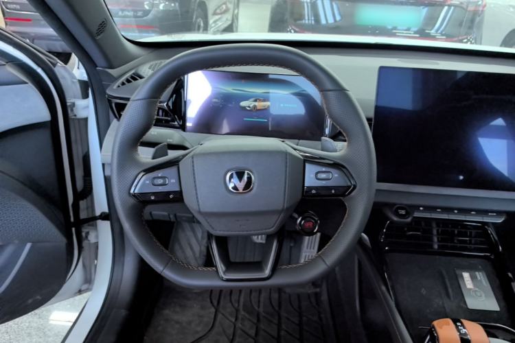 Used CHANGAN UNI-V 2025 Model Third-Generation 2.0T Dynamic Edition Steering Wheel