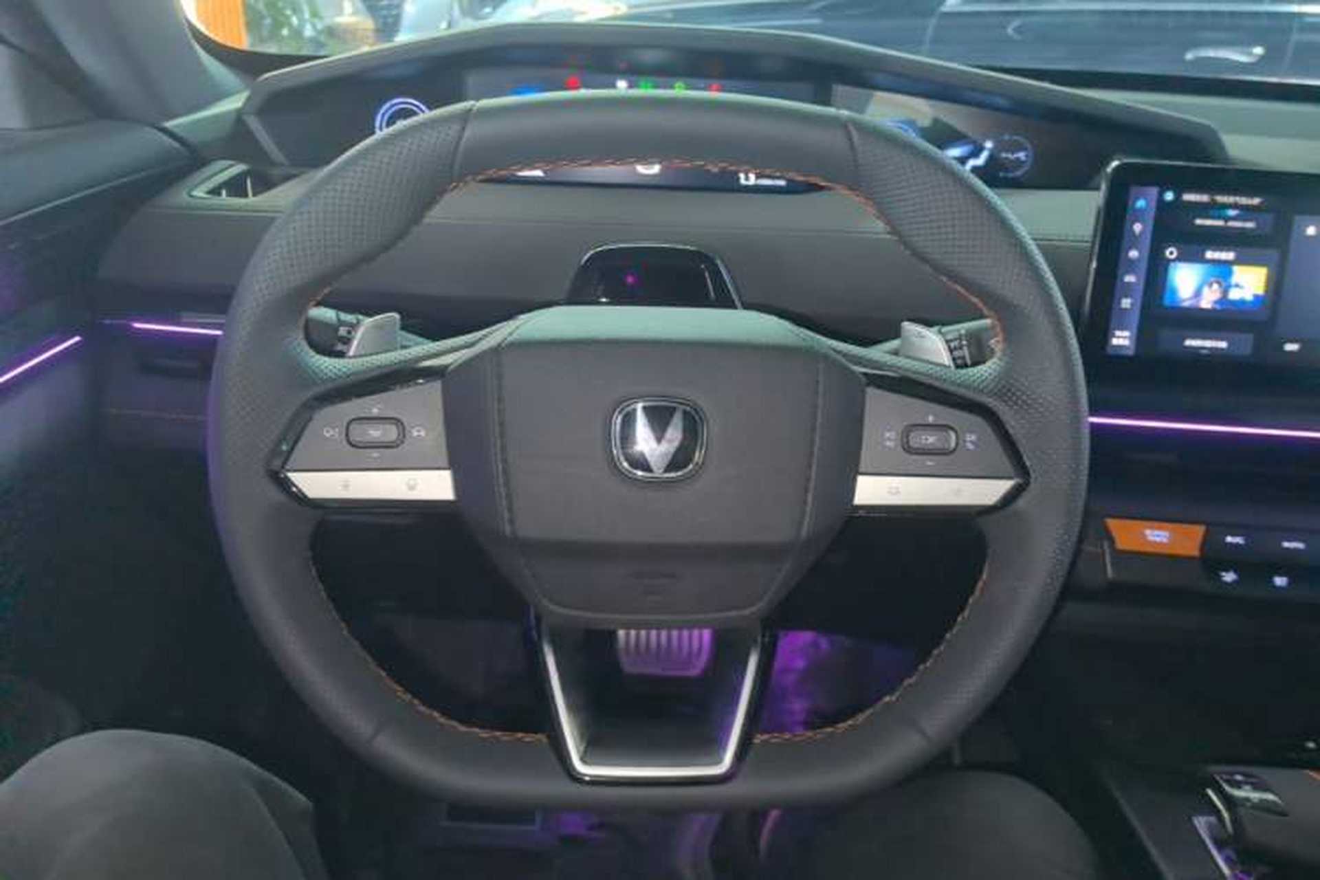 Used CHANGAN UNI-V 2025 1.5T 500Bar Prestige Sporty Version Steering Wheel