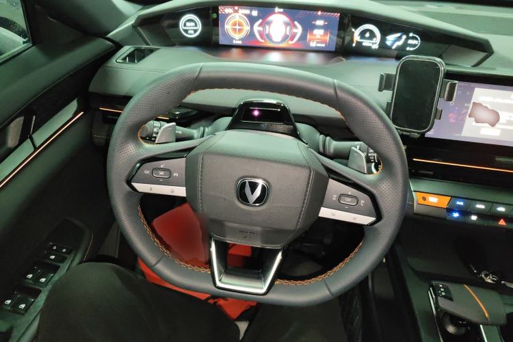 Used CHANGAN UNI-V 2025 1.5T 500Bar Prestige Sporty Version Steering Wheel