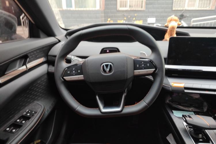 Used CHANGAN UNI-V 2025 1.5T 500Bar Prestige Sporty Version Steering Wheel