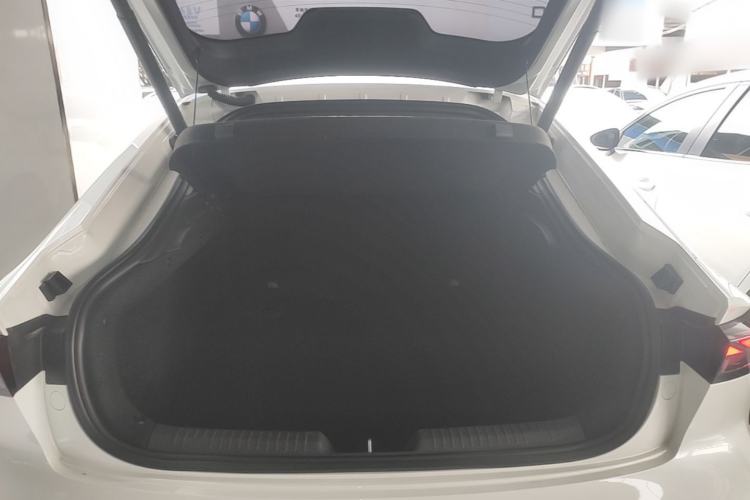 Used CHANGAN UNI-V 2025 1.5T 500Bar High-Energy Version Trunk
