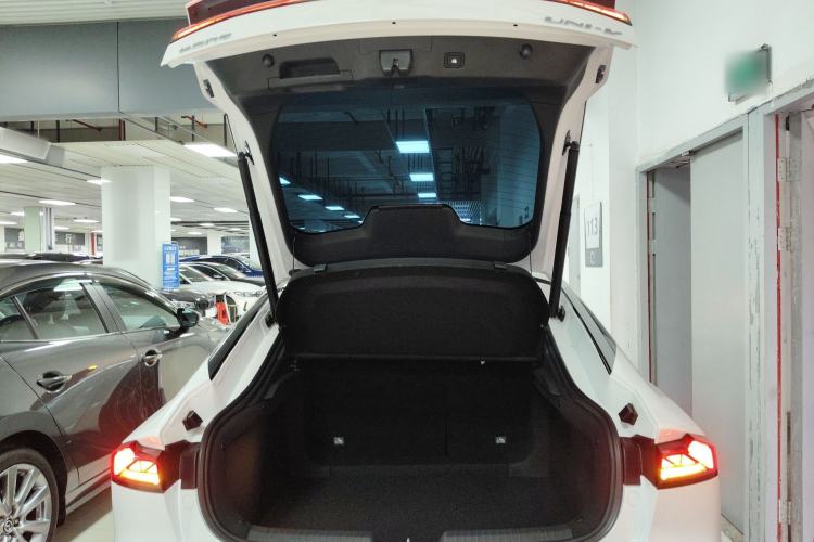 Used CHANGAN UNI-V 2025 1.5T 500Bar Prestige Sporty Version Trunk