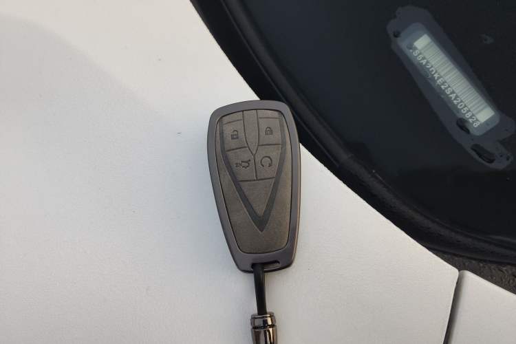 Used CHANGAN UNI-V 2025 1.5T 500Bar Prestige Sporty Version Vehicle Key