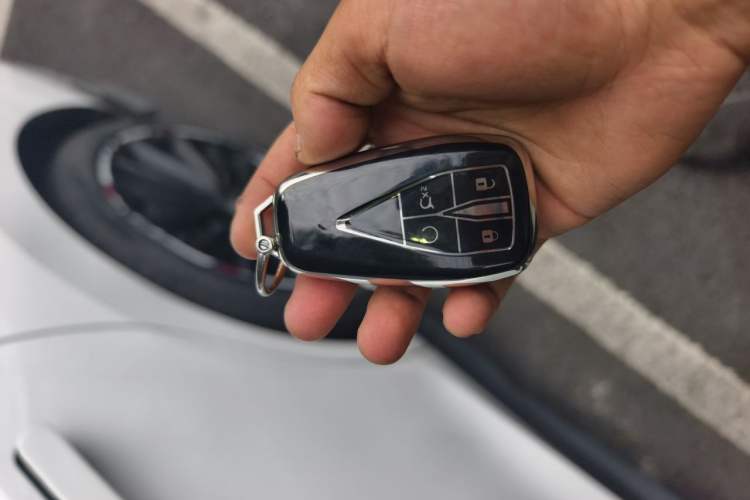 Used CHANGAN UNI-V 2025 1.5T 500Bar Prestige Sporty Version Vehicle Key