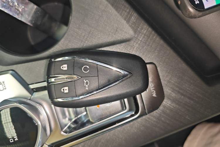 Used CHANGAN UNI-V 2025 1.5T 500Bar High-Energy Version Vehicle Key