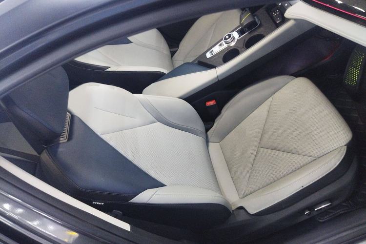 Used CHANGAN UNI-V iDD 2023 ZhiDian iDD 1.5T 113km ZhiKu Model Right Front Seat