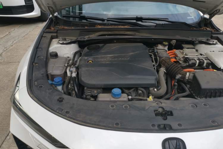 Used CHANGAN UNI-V iDD 2023 ZhiDian iDD 1.5T 113km ZhiKu Model Engine Bay Right