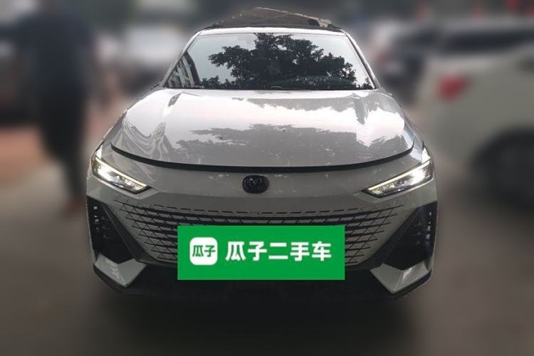 Used CHANGAN UNI-V iDD 2023 ZhiDian iDD 1.5T 113km ZhiKu Model Front
