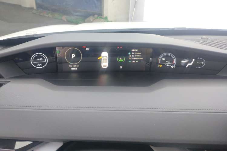 Used CHANGAN UNI-V iDD 2024 Blue Whale Smart Electric iDD 136km ZhiKu Model Instrument Cluster