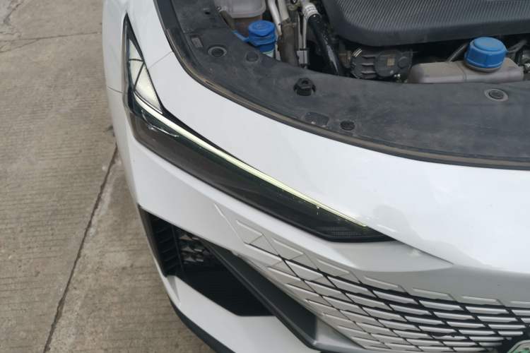 Used CHANGAN UNI-V iDD 2023 ZhiDian iDD 1.5T 113km ZhiKu Model Right Front Headlight