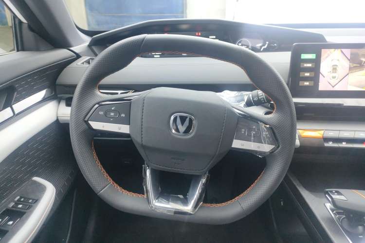 Used CHANGAN UNI-V iDD 2024 Blue Whale Smart Electric iDD 136km ZhiKu Model Steering Wheel
