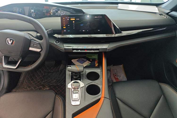 Used CHANGAN UNI-V iDD 2023 ZhiDian iDD 1.5T 113km Smart & Fun Version Audio And AC Panel