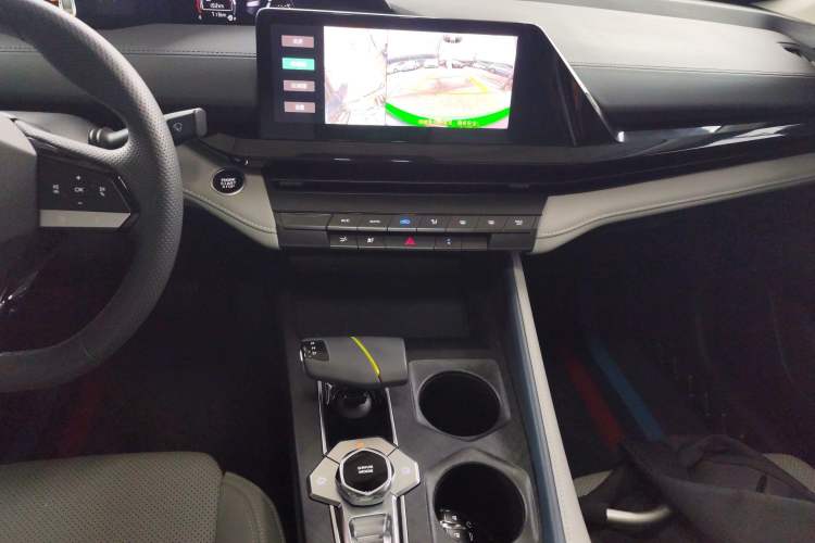 Used CHANGAN UNI-V iDD 2023 Zhidian iDD 1.5T 113km Smart & Fun Version (Rapid Edition) Audio And AC Panel