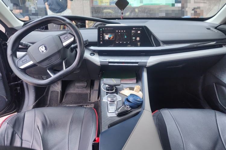 Used CHANGAN UNI-V iDD 2023 ZhiDian iDD 1.5T 113km Smart & Fun Version Center Console