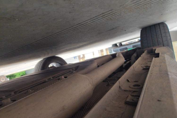 Used CHANGAN UNI-V iDD 2023 ZhiDian iDD 1.5T 113km ZhiKu Model Chassis Front Right