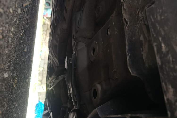 Used CHANGAN UNI-V iDD 2023 ZhiDian iDD 1.5T 113km ZhiKu Model Chassis Front Right