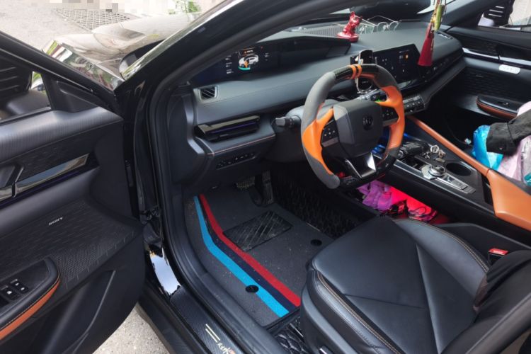 Used CHANGAN UNI-V iDD 2023 ZhiDian iDD 1.5T 113km ZhiKu Model Driver Seat