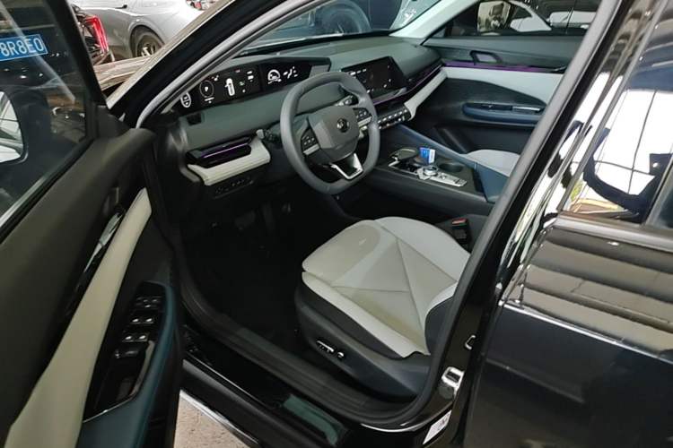 Used CHANGAN UNI-V iDD 2023 ZhiDian iDD 1.5T 113km ZhiKu Model Driver Seat