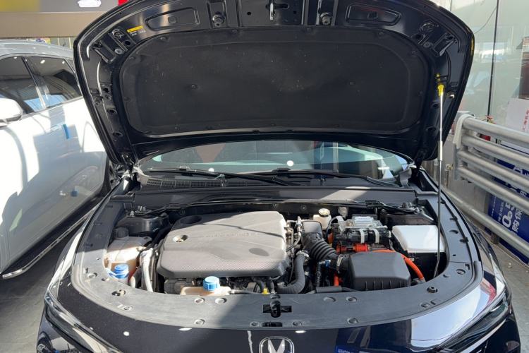 Used CHANGAN UNI-V iDD 2023 ZhiDian iDD 1.5T 113km ZhiKu Model Engine Bay