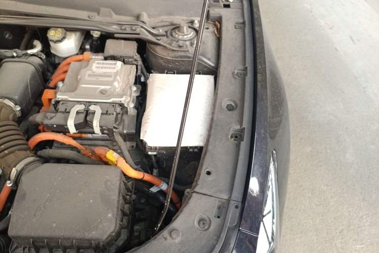 Used CHANGAN UNI-V iDD 2023 ZhiDian iDD 1.5T 113km ZhiKu Model Engine Bay Left