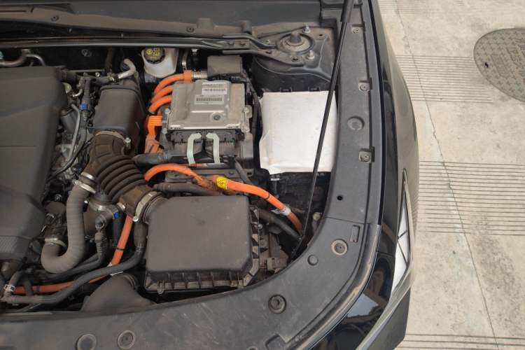 Used CHANGAN UNI-V iDD 2023 ZhiDian iDD 1.5T 113km ZhiKu Model Engine Bay Left