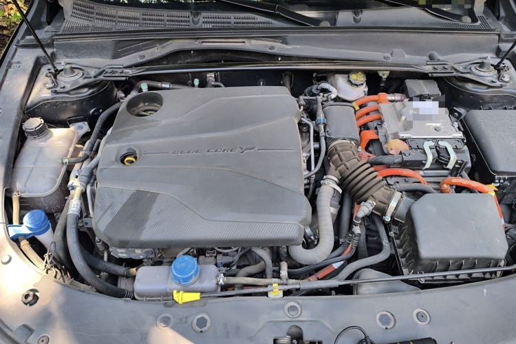 Used CHANGAN UNI-V iDD 2023 ZhiDian iDD 1.5T 113km ZhiKu Model Engine Bay