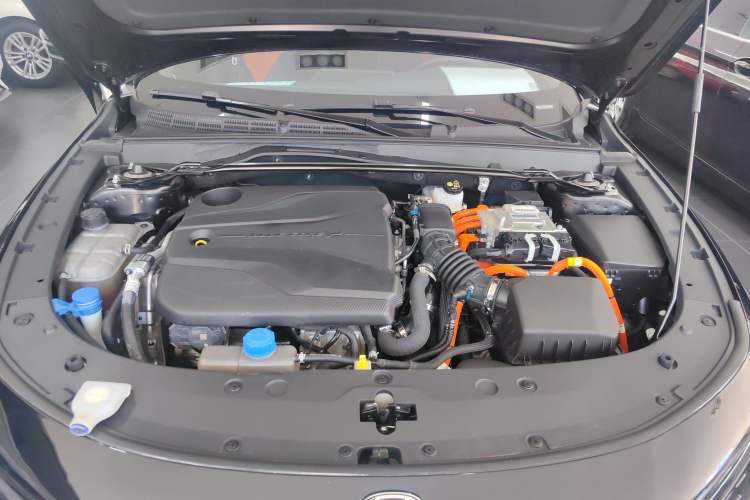 Used CHANGAN UNI-V iDD 2023 ZhiDian iDD 1.5T 113km ZhiKu Model Engine Bay