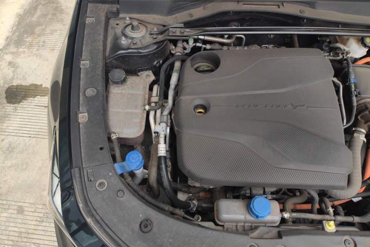 Used CHANGAN UNI-V iDD 2023 ZhiDian iDD 1.5T 113km ZhiKu Model Engine Bay Right