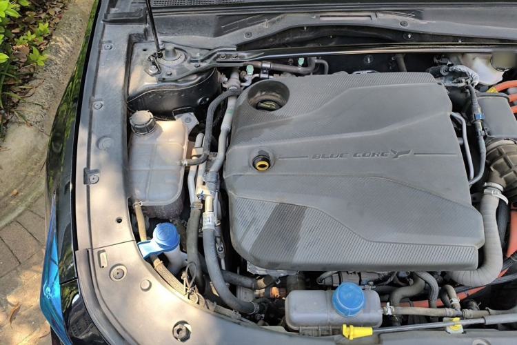 Used CHANGAN UNI-V iDD 2023 ZhiDian iDD 1.5T 113km ZhiKu Model Engine Bay Right