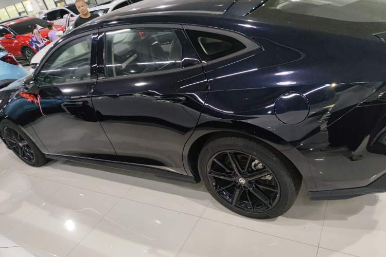 Used CHANGAN UNI-V iDD 2023 ZhiDian iDD 1.5T 113km Smart & Fun Version Exterior 3