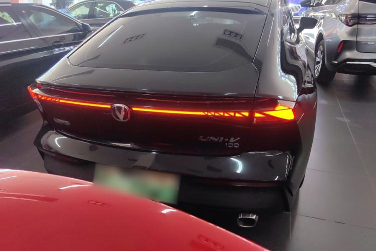 Used CHANGAN UNI-V iDD 2023 ZhiDian iDD 1.5T 113km ZhiKu Model Exterior 4