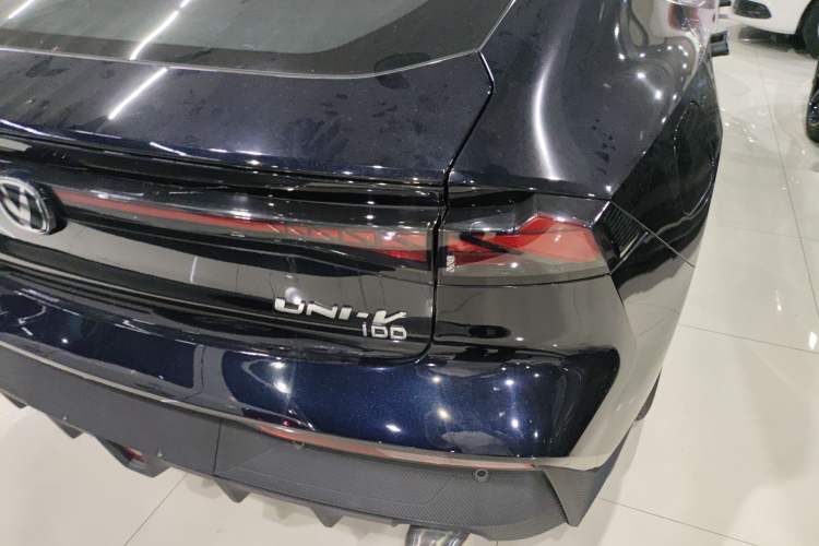 Used CHANGAN UNI-V iDD 2023 ZhiDian iDD 1.5T 113km Smart & Fun Version Exterior 6
